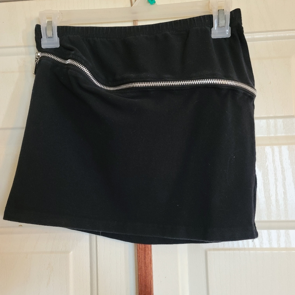 Black mini skirt with zipper